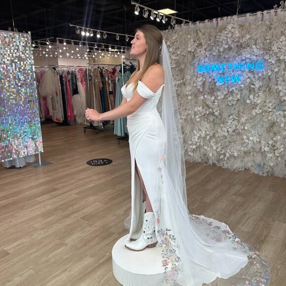 Brand New Size 12 Wedding Dress - Picture 7 of 7